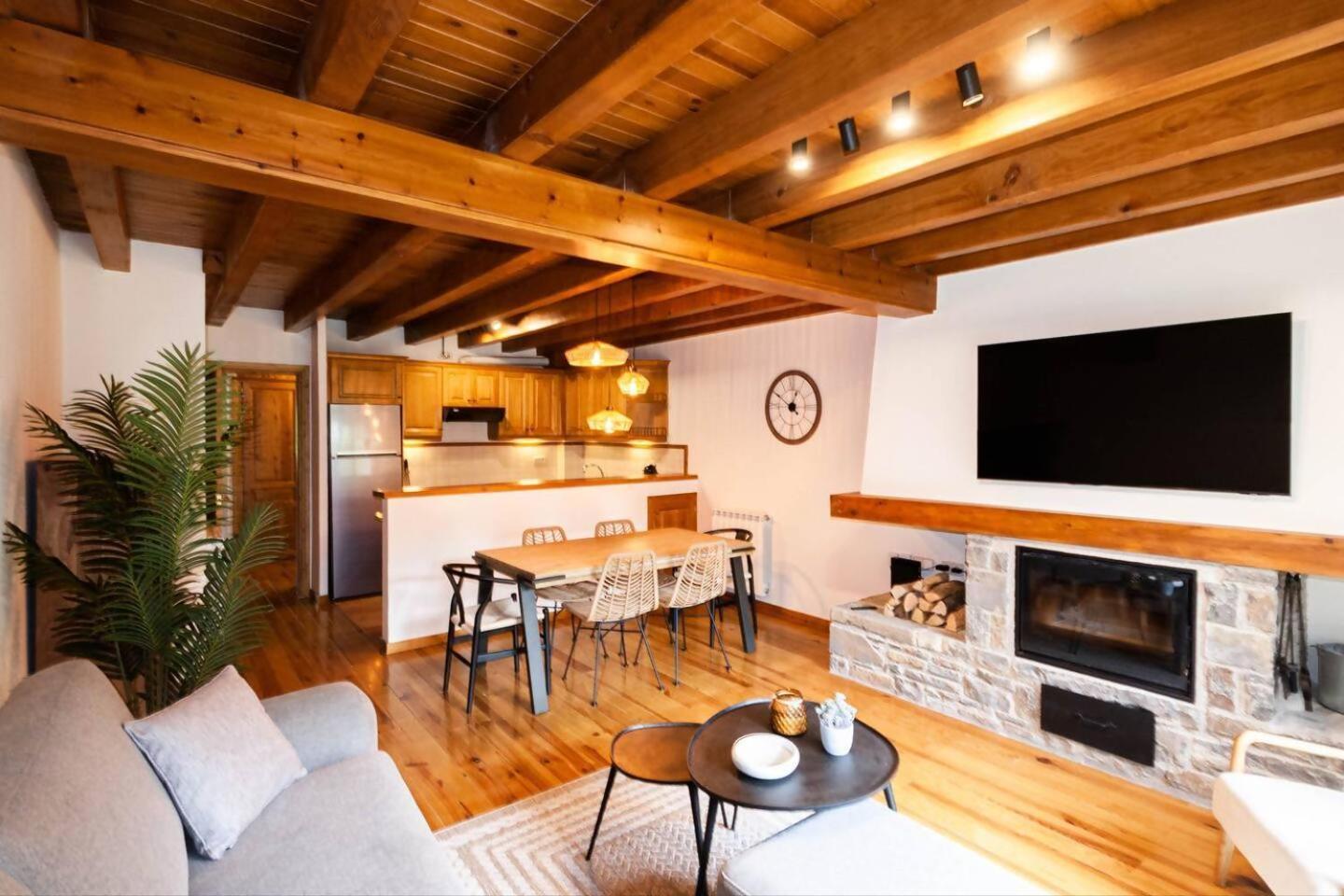 Espacioso Apartamento Con Jardin En Salardu Naut Aran Exterior foto